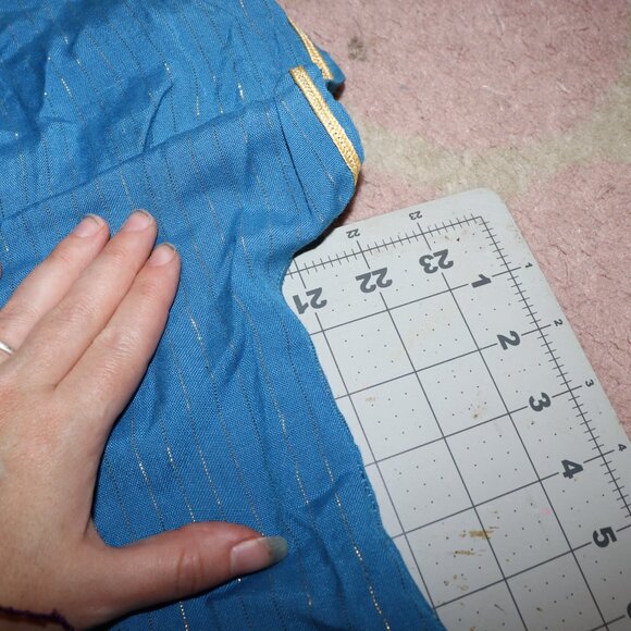 💙 VINTAGE BLUE & GOLD FLORAL DRESS 💙 - Picture 6 of 7
